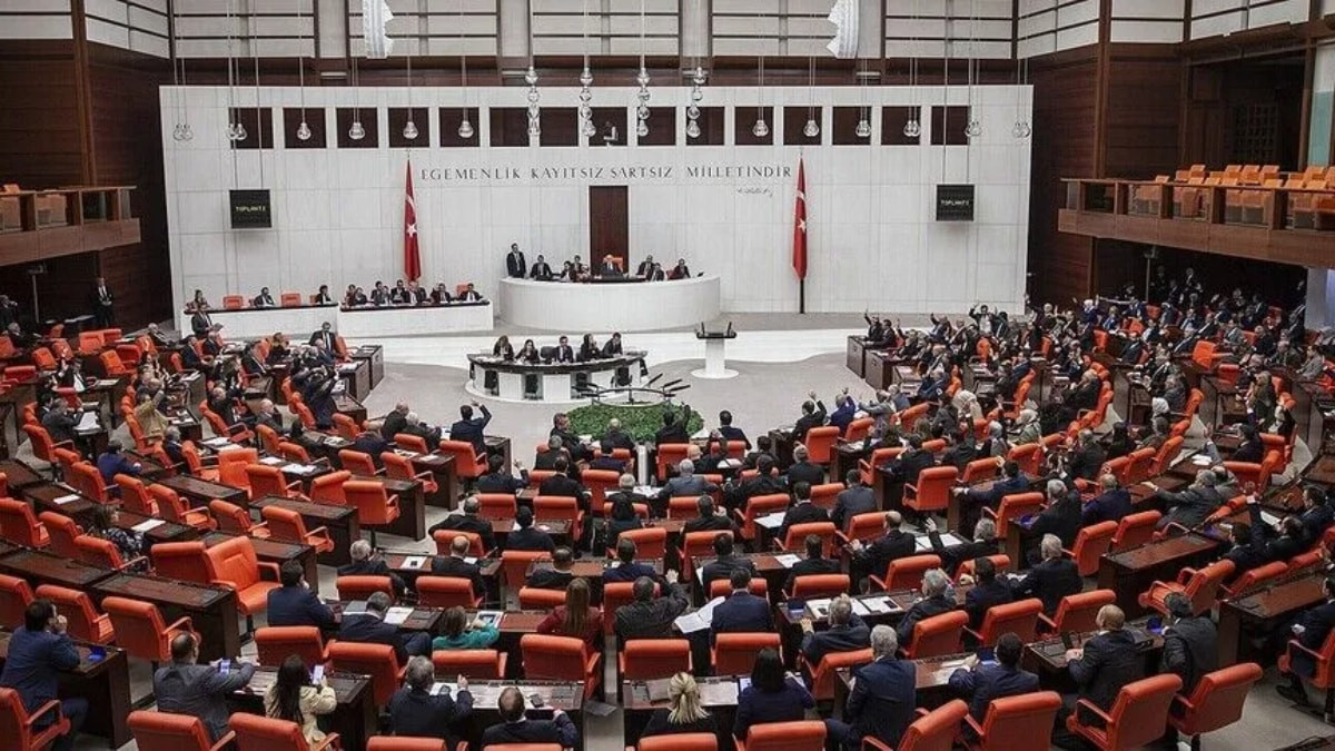 AK Parti'nin, SPK kanununda düzenleme içeren kanun teklifi imzaya açıldı