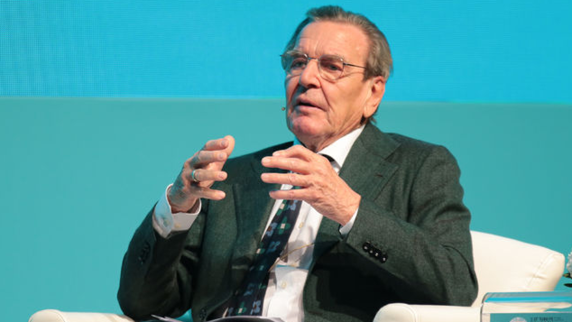 Schröder, Putin'in doğum günü kutlamasına katıldı