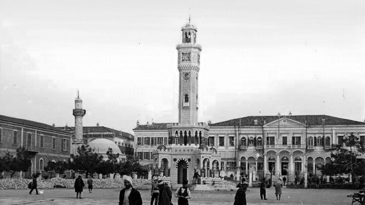 Ümit Yenişehirli yazdı: Şu İzmir Marşı’nın halleri