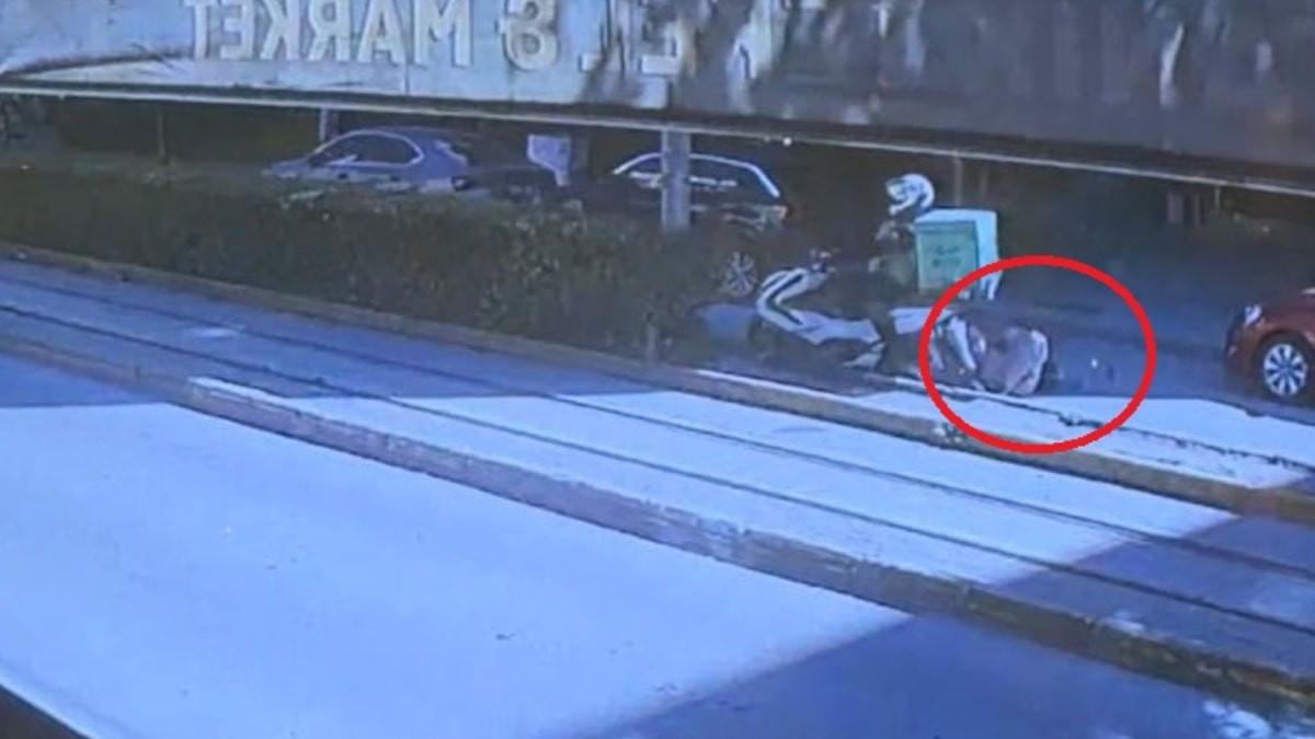 Eskişehir’de motosiklet yayaya çarptı: 2 yaralı