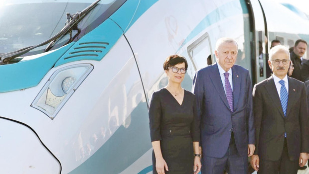 Yeni hızlı tren hattında seferler başladı... Çerkezköy-Edirne arası 54 dakika