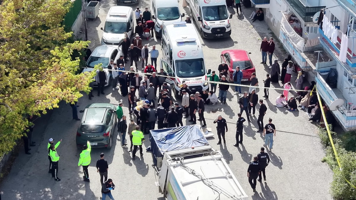 Erzurum'da çöp kamyonunun çarptığı kadın, hayatını kaybetti