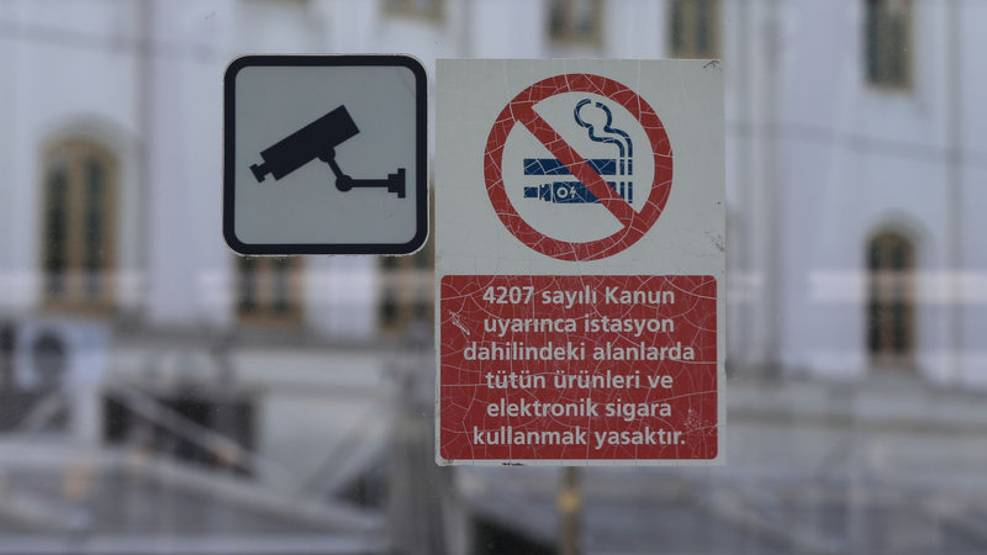 Sigara yasağı açık alanlara genişliyor
